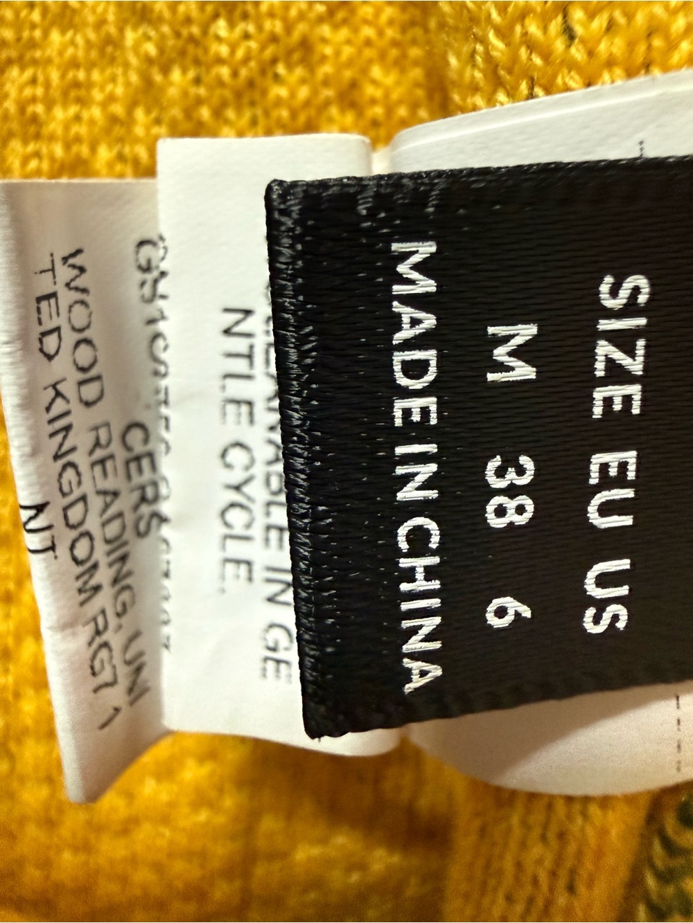 Ted Baker Yellow Knit Garment with Black Size Tag - Picture 2 of 2